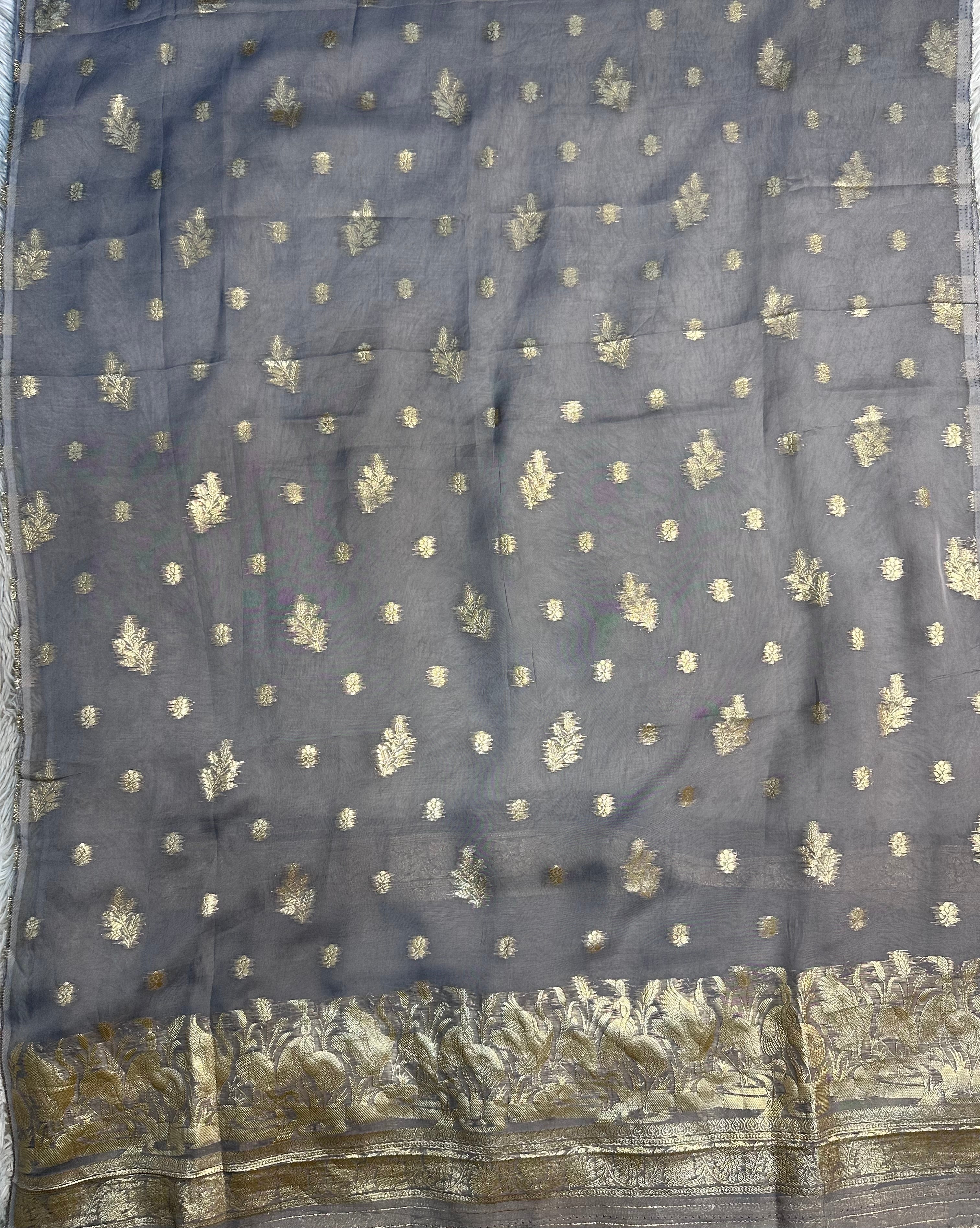 GREY UNSTITCHED SUIT IN ORGANZA FABRIC