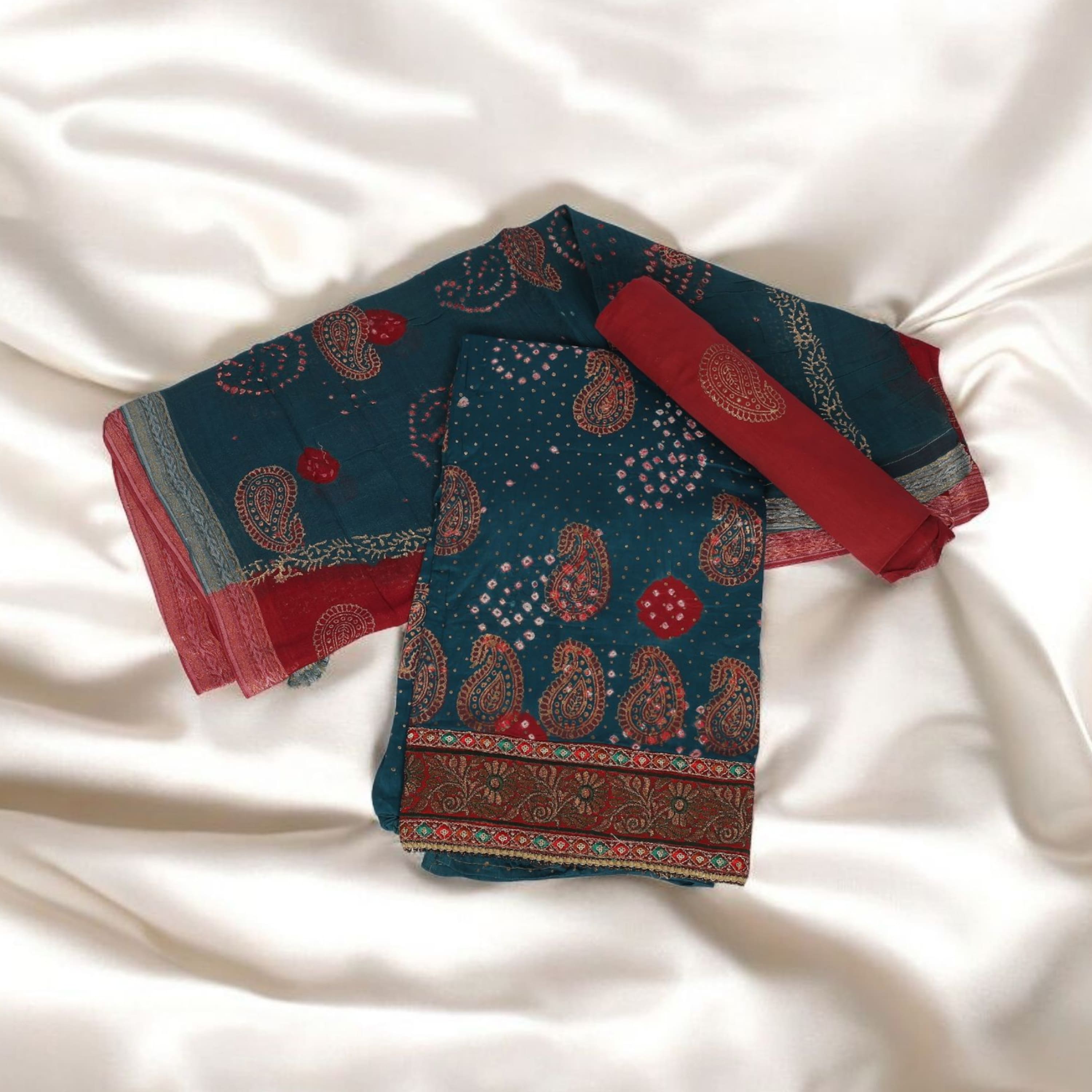 GREEN MAROON UNSTITCHED SUIT IN COTTON FABRIC