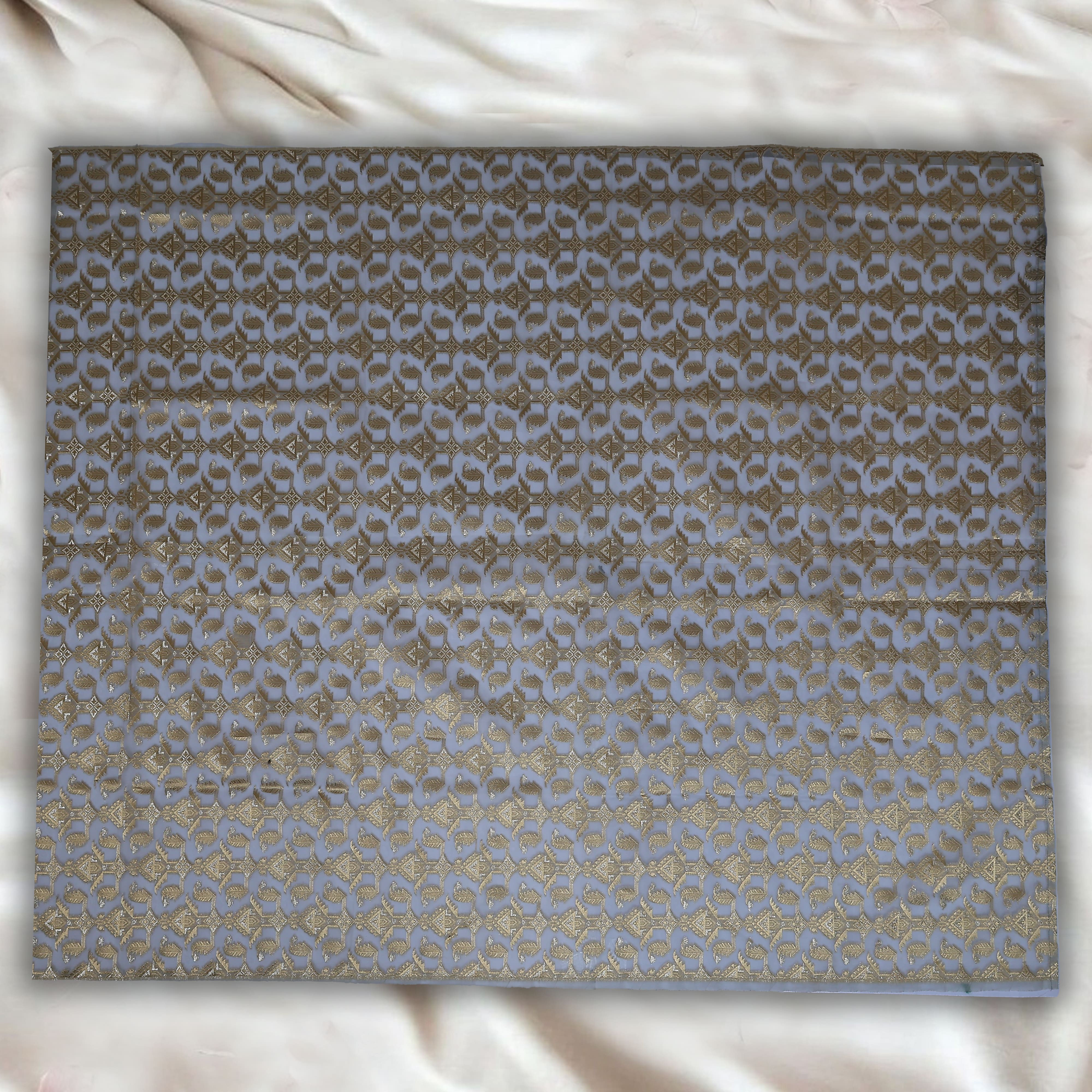 GREY UNSTITCHED SUIT IN ORGANZA FABRIC