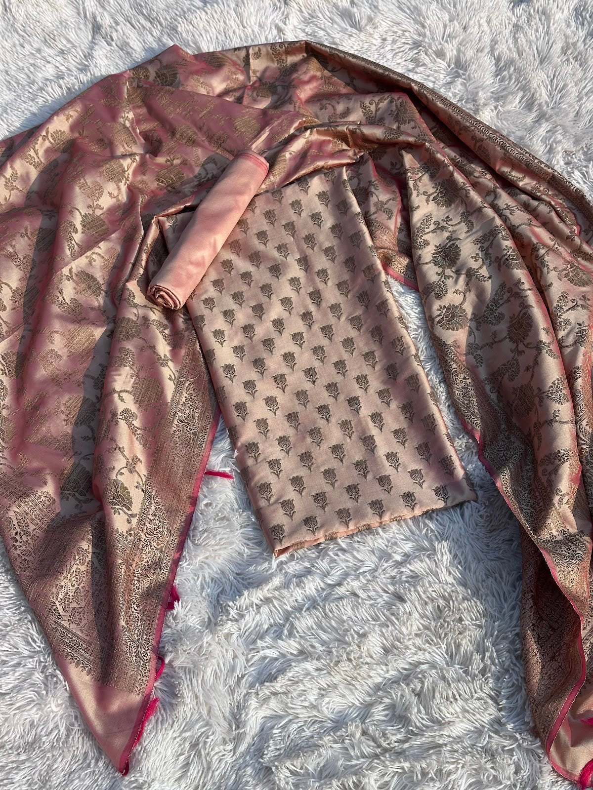 DUAL TONE PINK UNSTITCHED SUIT IN HANDLOOM SILK FABRIC