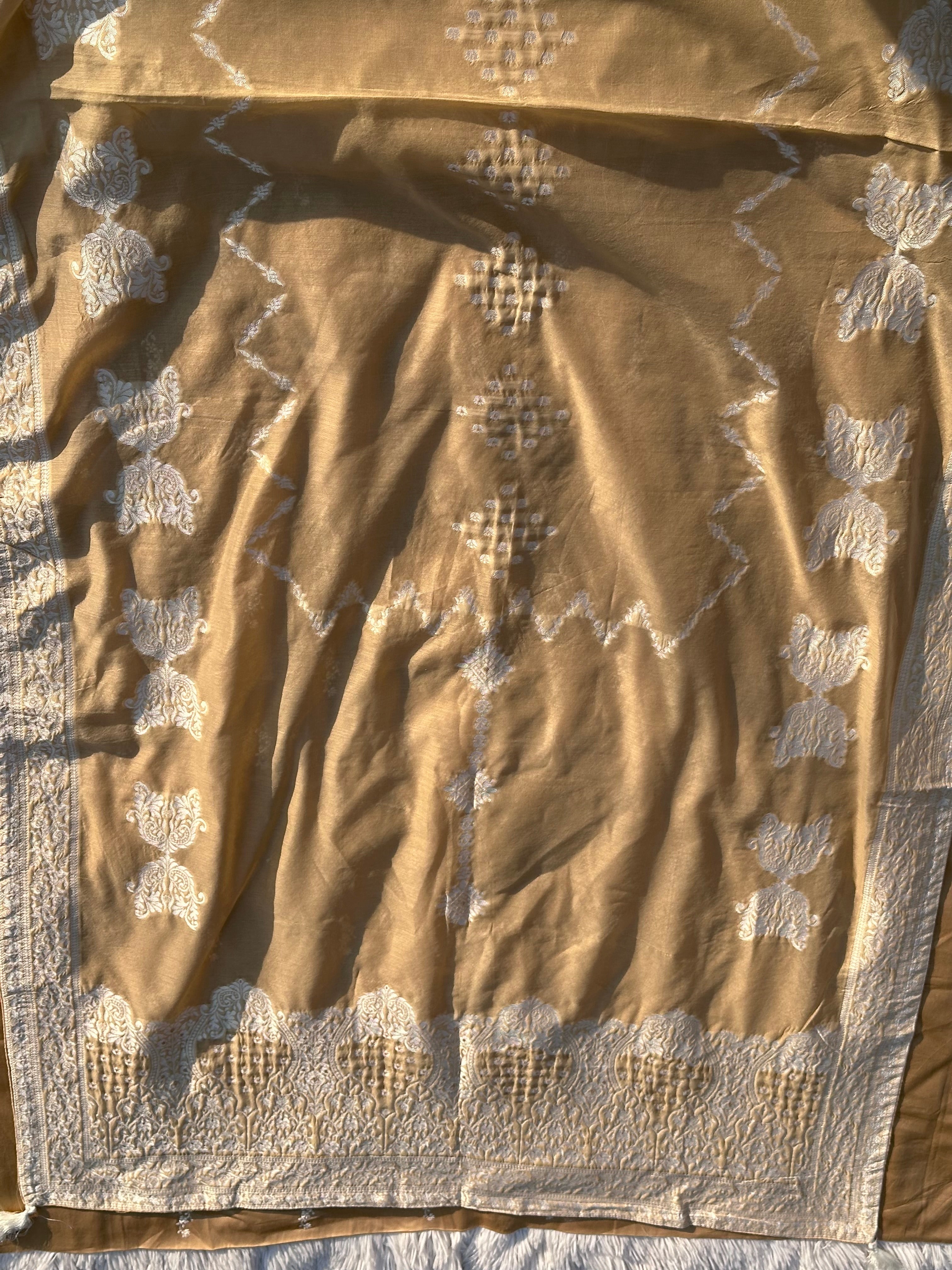 BEIGE UNSTITCHED SUIT IN GLAZE COTTON FABRIC