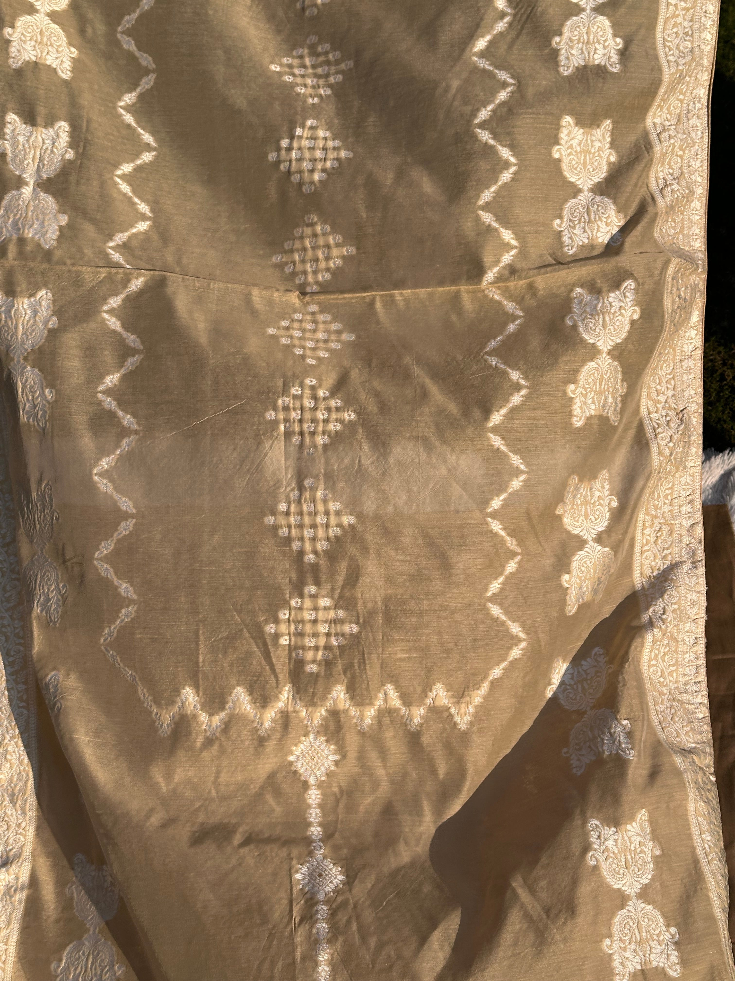 BEIGE UNSTITCHED SUIT IN GLAZE COTTON FABRIC