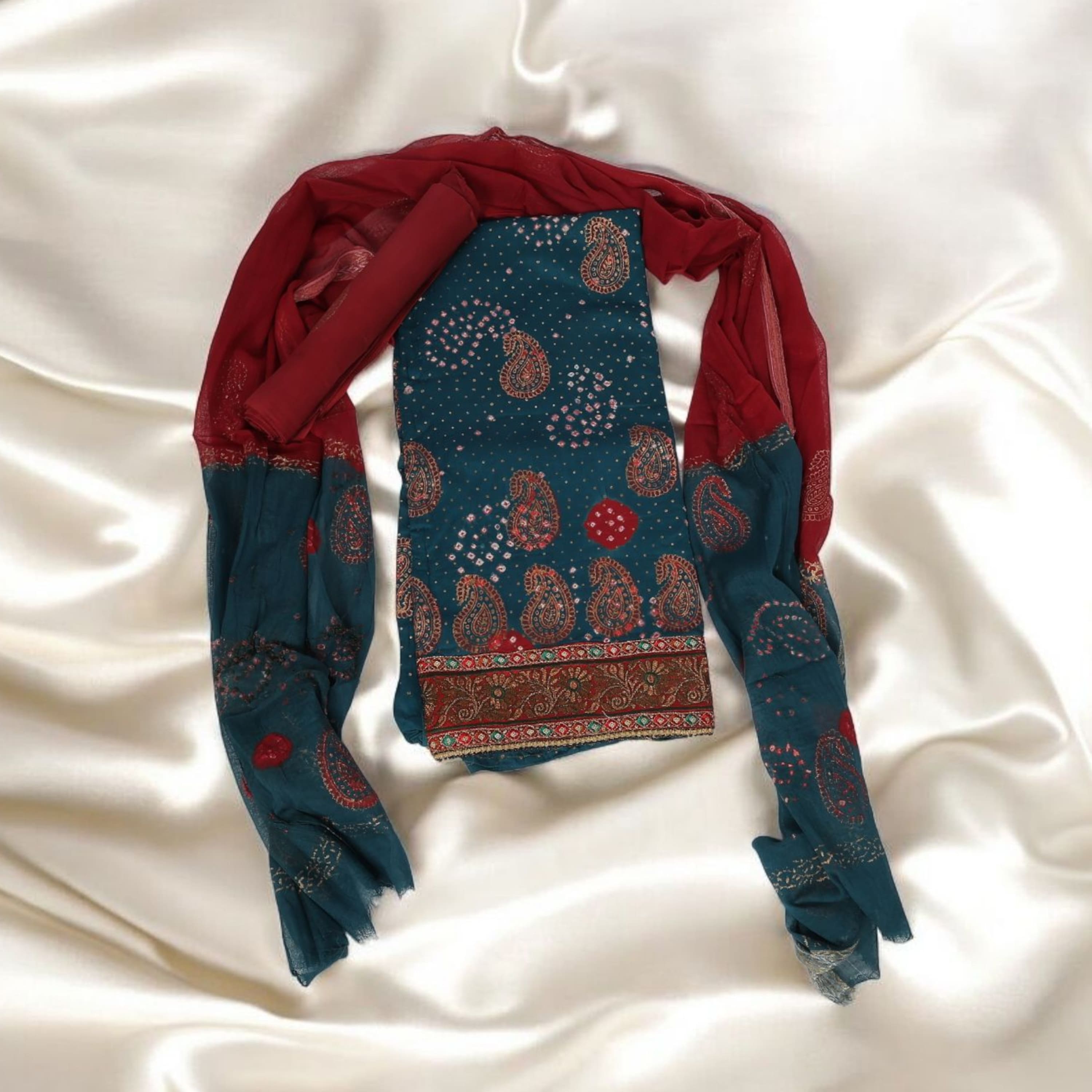 GREEN MAROON UNSTITCHED SUIT IN COTTON FABRIC